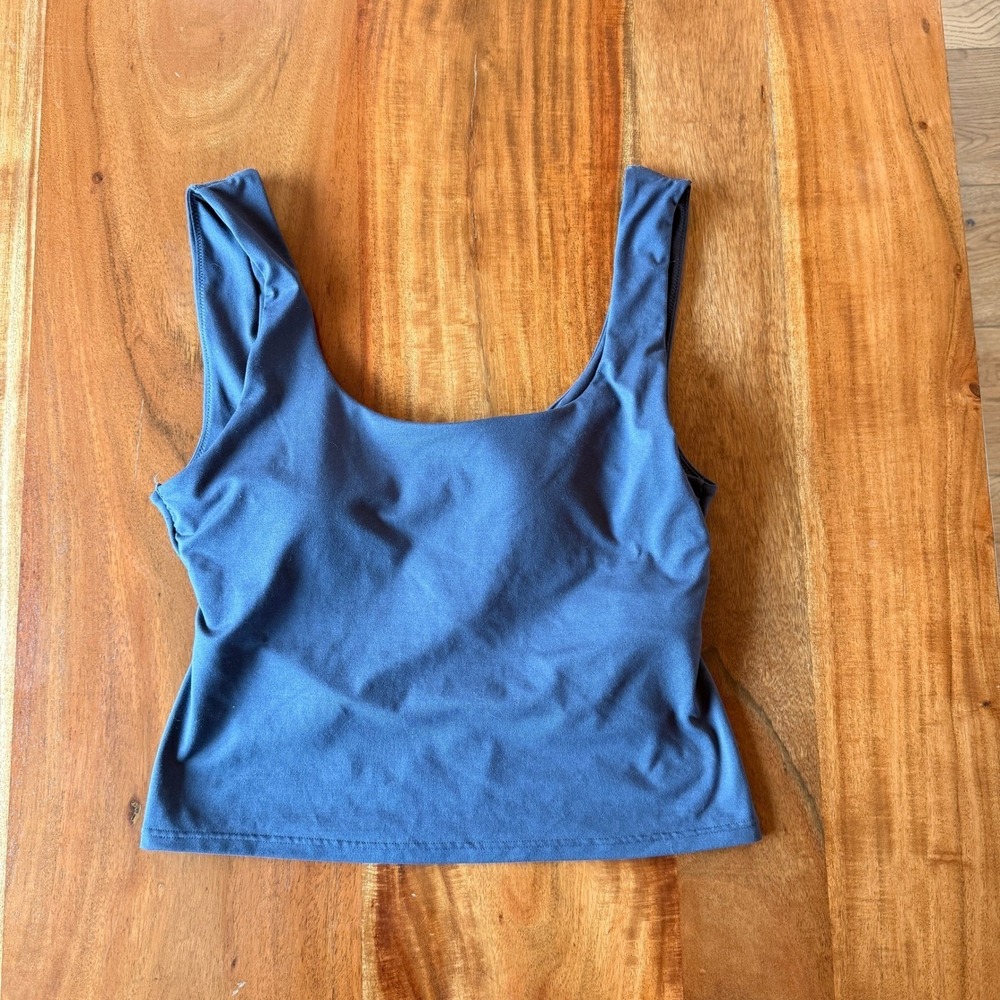 Fabletics Women's Sports Tank With Keyhole Back Size L